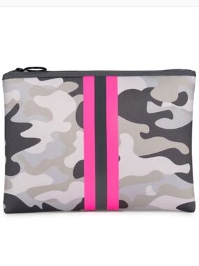 *NEW* Haute Shore Beth Clutch